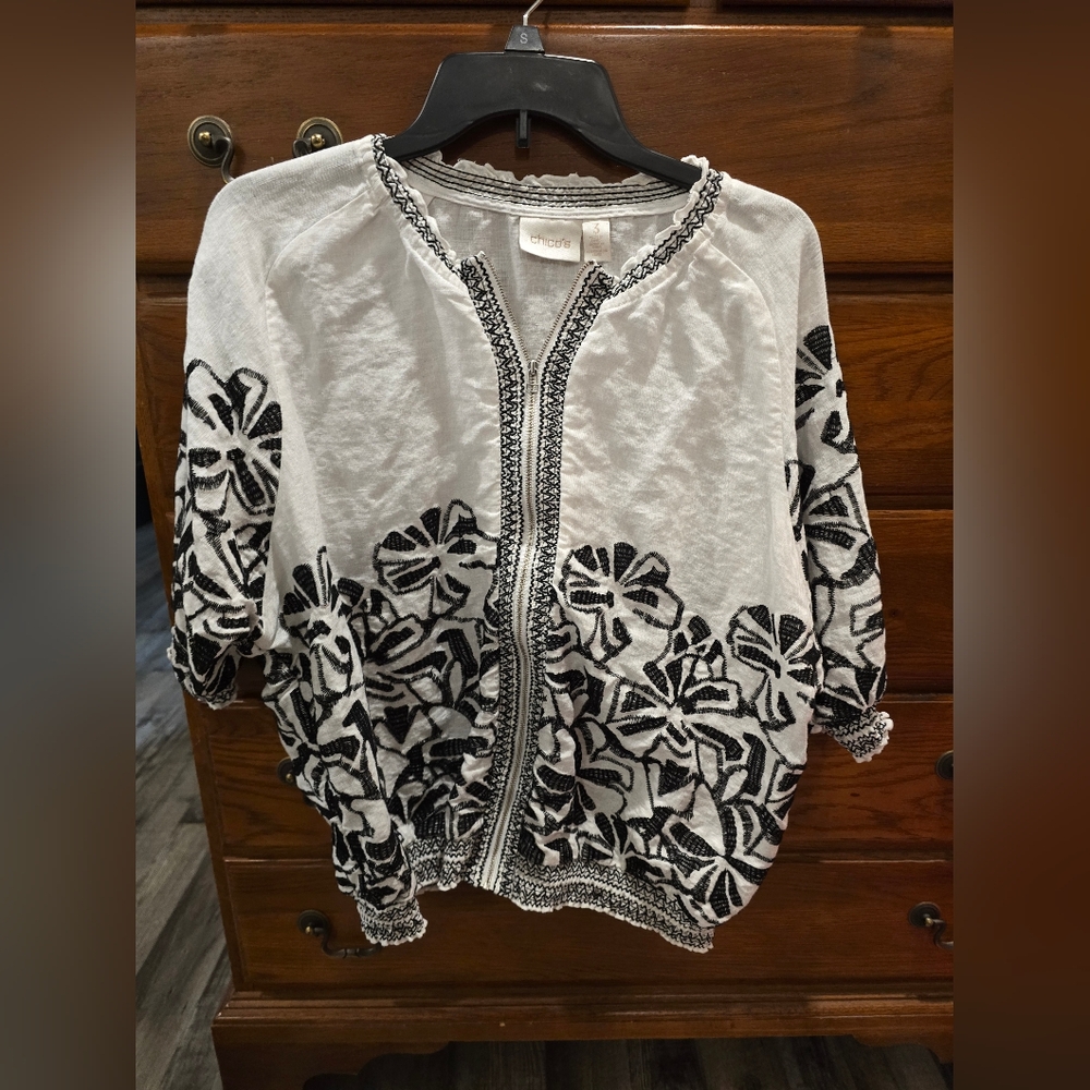 Chico's Black and White Embroidered Women's Top, Size 3